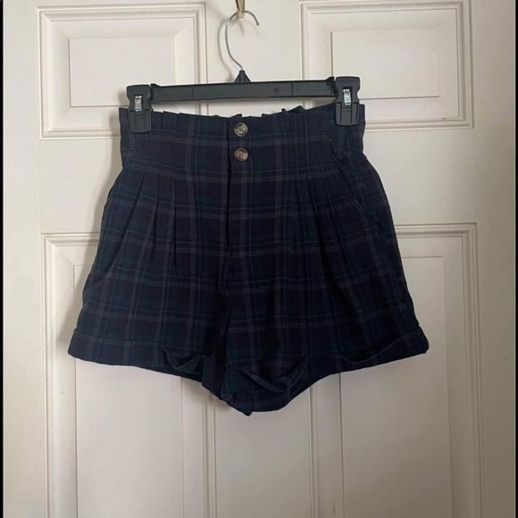 American Eagle High Waisted plaid Mom Shorts - Picture 6 of 6